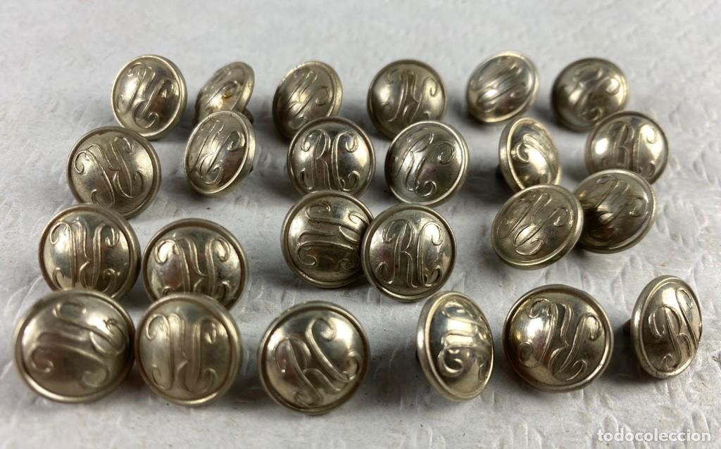Militaria: MONOGRAMA RC lote de 24 de botones de 18mm Siglo XIX 100