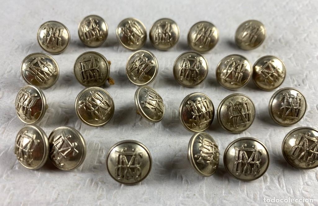 Militaria: ESTADO MAYOR EM lote de 24 de botones de 13mm Siglo XIX 102