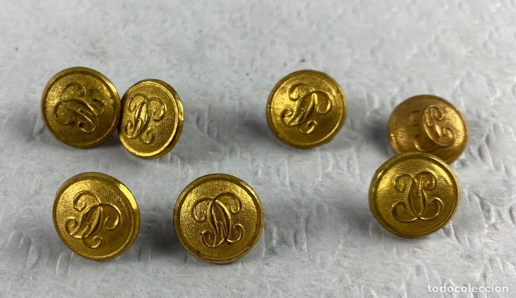 Militaria: MONOGRAMA YC lote de 6 de botones sobredorados de 13mm Siglo XIX 103