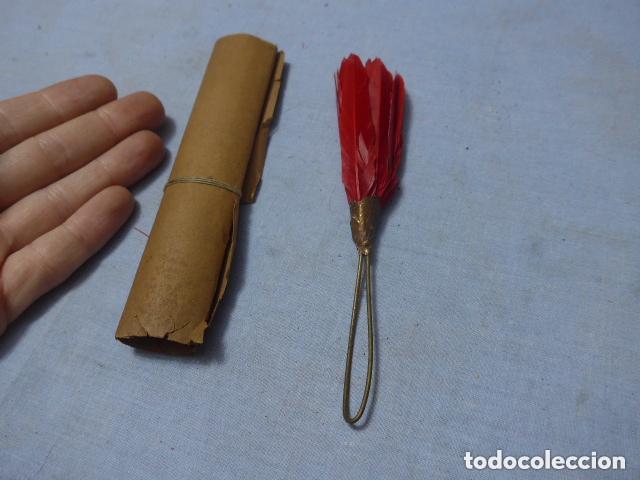 Militaria: Antiguo plumero rojo de ros espa&ntilde;ol, original.