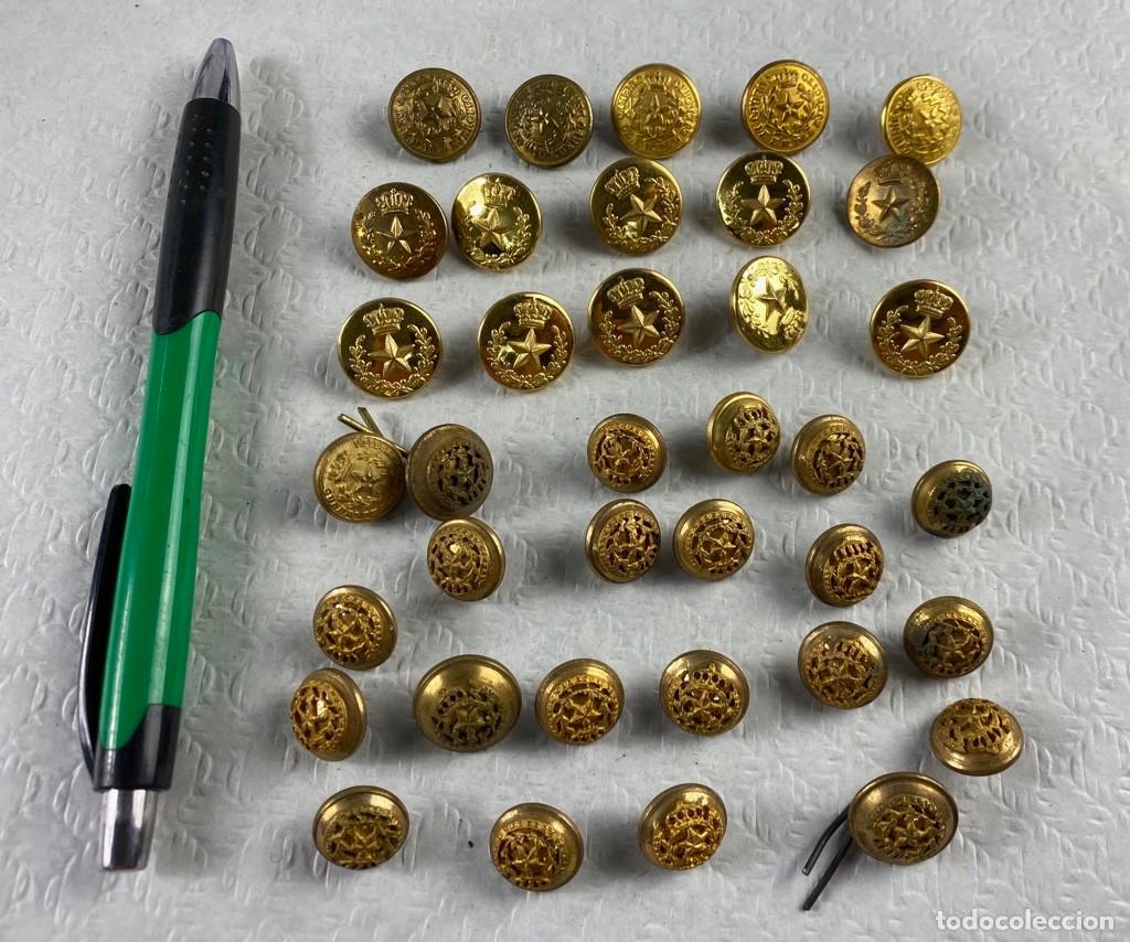 Militaria: ESTADO MAYOR lote de 37 de botones peque&ntilde;os Siglo XIX 112