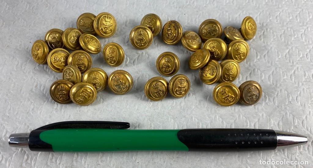 Militaria: ARMADA lote de 31 de botones de 13mm con Corona Real Siglo XIX 117