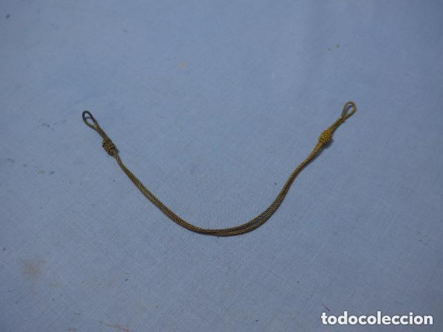Militaria: Antiguo barbuquejo fino dorado alfonsino, original, para gorra epoca Alfonso XIII.