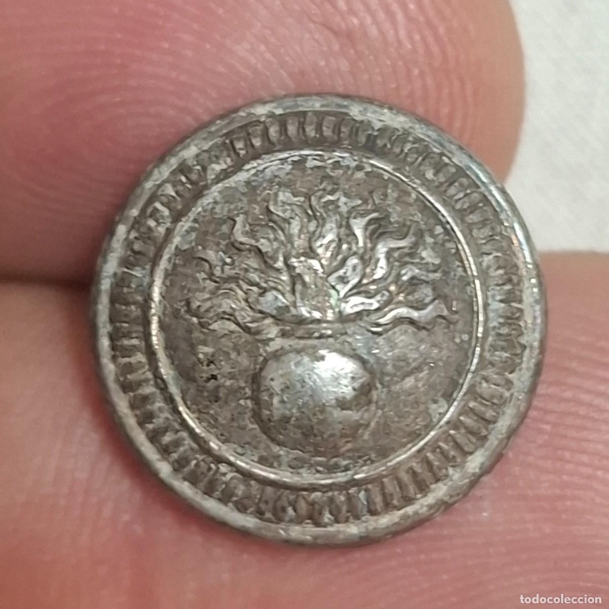 Militaria: botones de infanter&iacute;a plateado. Tercera Rep&uacute;blica - 16 mm -