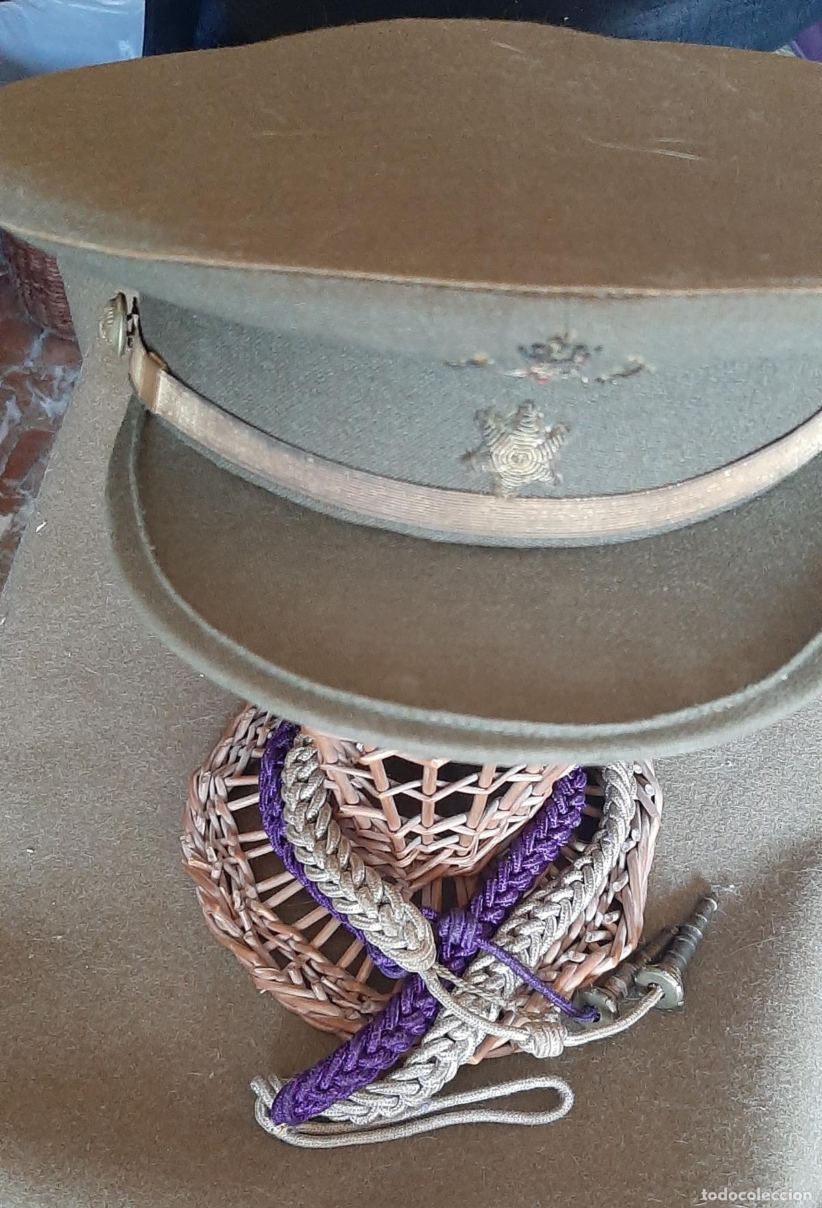 Militaria: GORRA DE PLATO Y CORDON DE ALFEREZ DE LAS MILICIAS UNIVERSITARIAS - FARMACIA - MIDE 18.5X17.5 CM