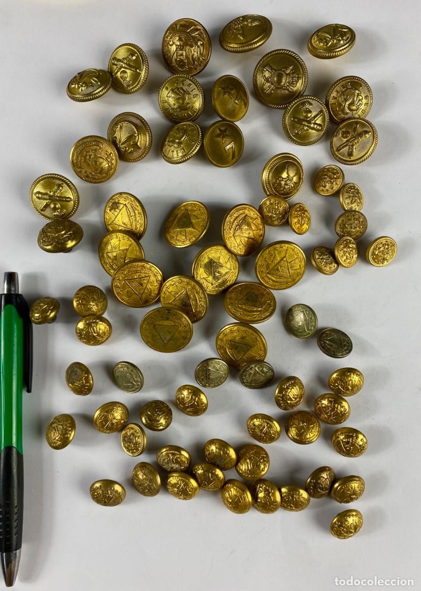 Militaria: EXTRANJEROS 70 botones met&aacute;licos Siglo XIX 130