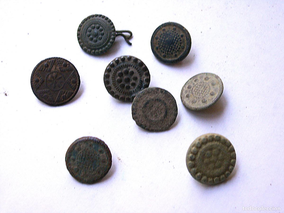 Militaria: LOTE DE 8 BOTONES MILTARES MEDIEVALES