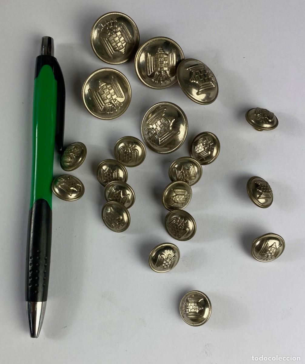 Militaria: SEU SINDICATO UNIVERSITARIO 20 botones de 24 y 15 mm finales 40's 135