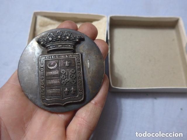 Militaria: Antigua y rara hebilla del guarda o de gala de la casa QUIROS, original.
