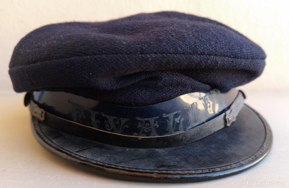 Militaria: Antigua gorra tipo marinero. Tama&ntilde;o muy peque&ntilde;o. En su frontal pone FIVALLER. Debe ser finales del s