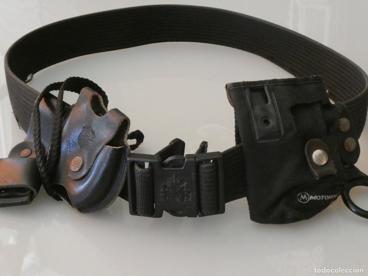 Militaria: CINTUR&Oacute;N CORREAJE POLICIAL SEGURIDAD VIGILANTES. APLIQUES GUILLETERA TAHAL&Iacute; PORTAPORRA. 120CM 400GR