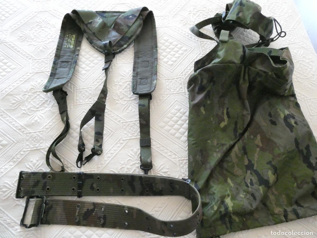 Militaria: CORREAJE MILITAR. CINTUR&Oacute;N TRINCHAS CAMUFLAJE BOSCOSO. + funda saco de dormir. 850GR