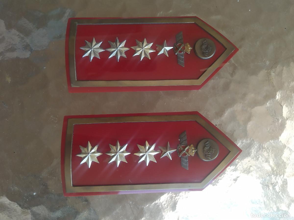Militaria: Hombreras (&rdquo;palas&rdquo;) coronel de Estado Mayor del Ejercito del Aire