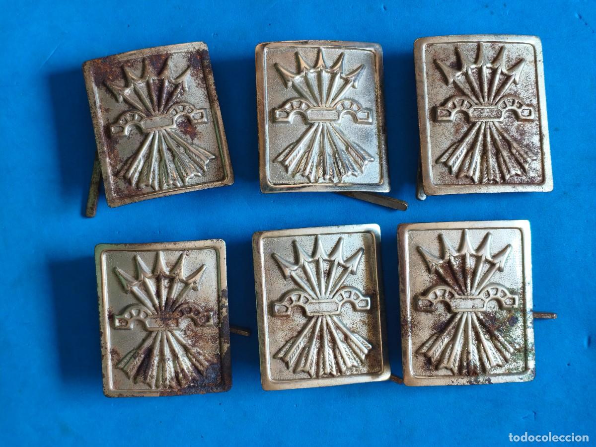 Militaria: Falange. Seis hebillas.
