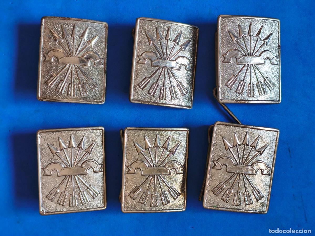 Militaria: Falange. Seis hebillas. Tama&ntilde;o peque&ntilde;o.
