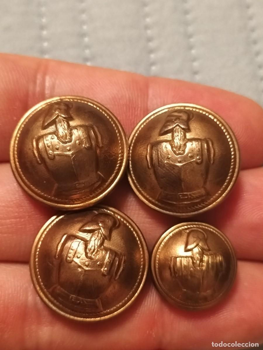 Militaria: Lote 4 BOTONES Cuerpo de Ingenieros del Ej&eacute;rcito de Francia. Principios S XX
