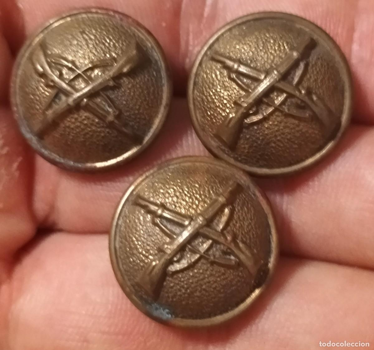 Militaria: Lote de 3 botones militares antiguos a identificar