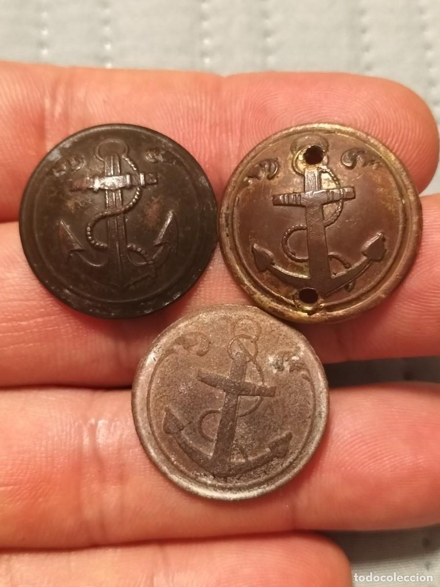 Militaria: 3 Antiguos botones de la marina francesa. S XIX