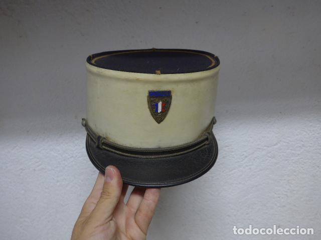 Militaria: Antigua gorra kepi frances de oficial de la Policia Francesa con raro formato, original.