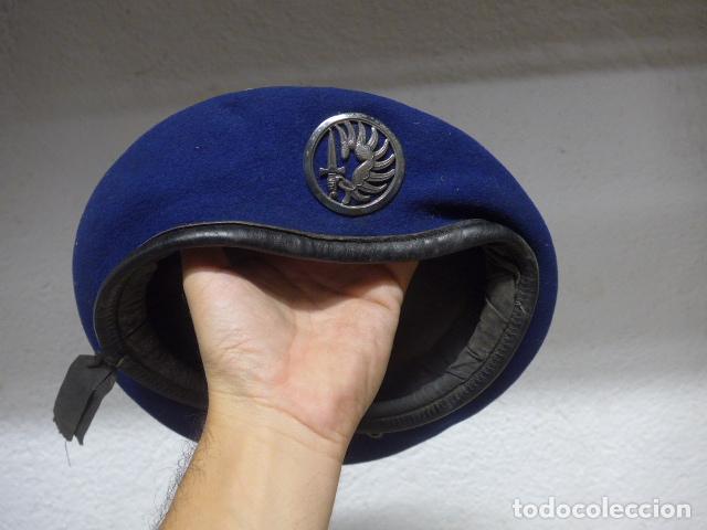 Militaria: Antigua boina azul francesa de paracaidista, original, Francia, Talla 57.