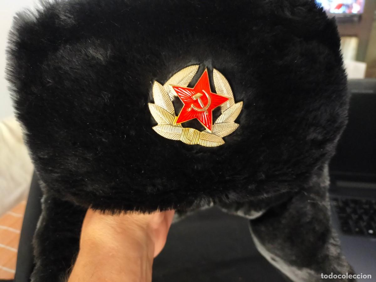 Militaria: GORRO RUSO DEL EJ&Eacute;RCITO SOVI&Eacute;TICO CON INSIGNIA DESMONTABLE, SIN ESTRENAR. TALLAJE: 61
