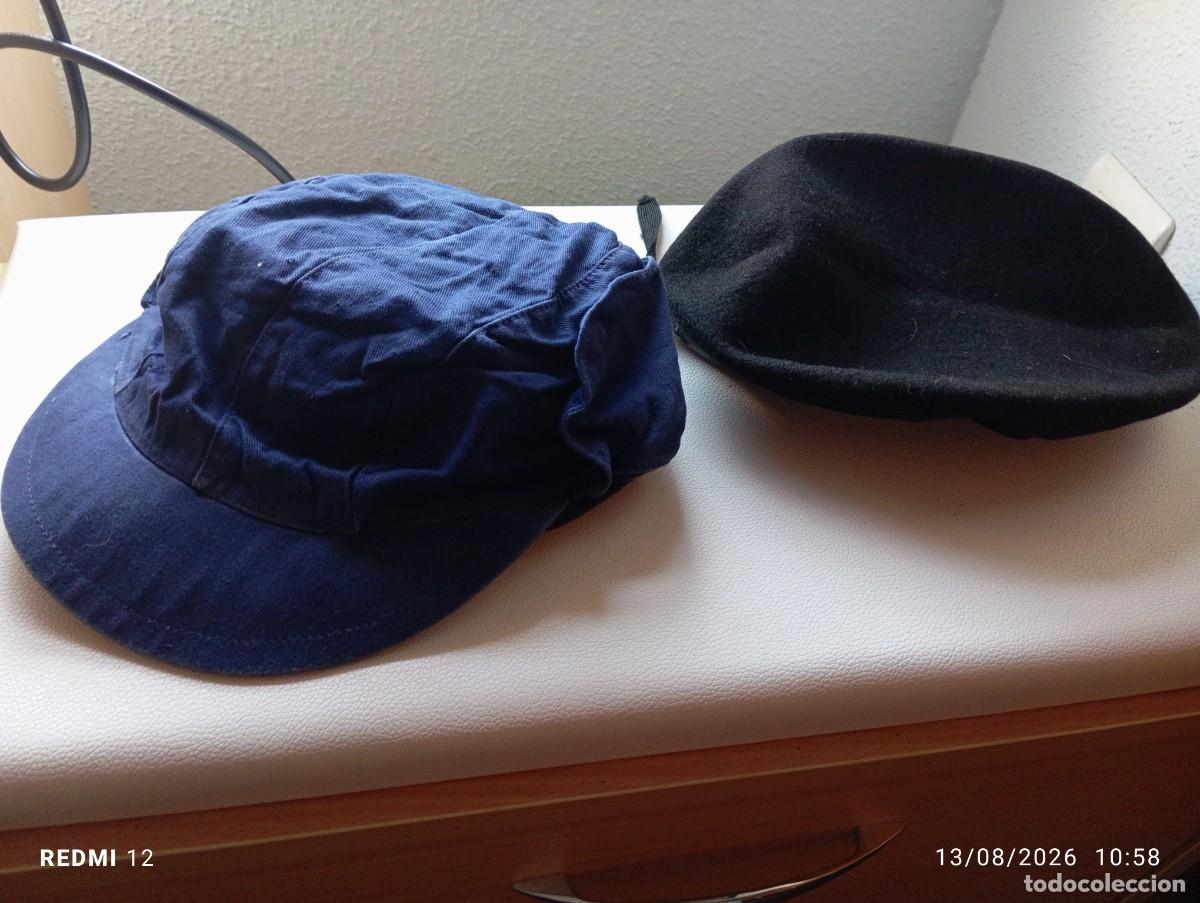 Militaria: Gorra marina alemana y boina militar