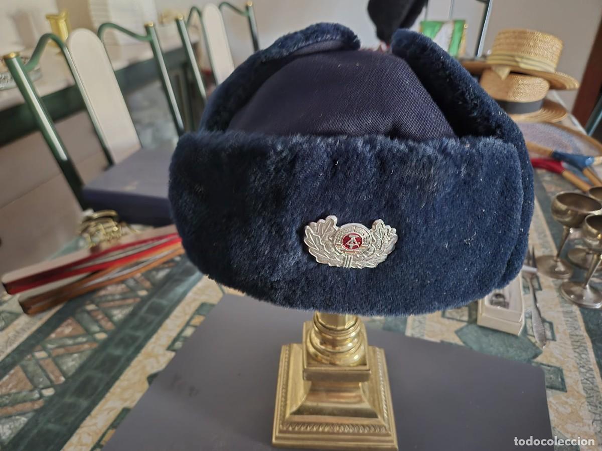 Militaria: USHANKA DE LA POLIC&Iacute;A ANTIGUA RDA (DDR)