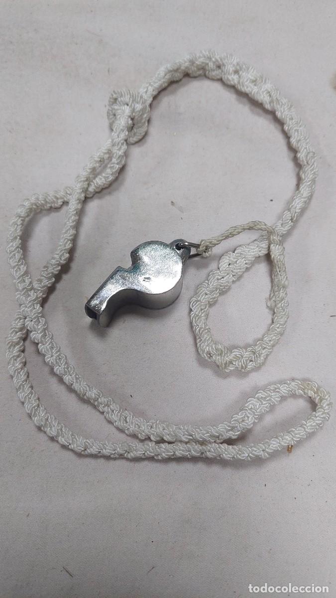 Militaria: Antiguo silbato de policia