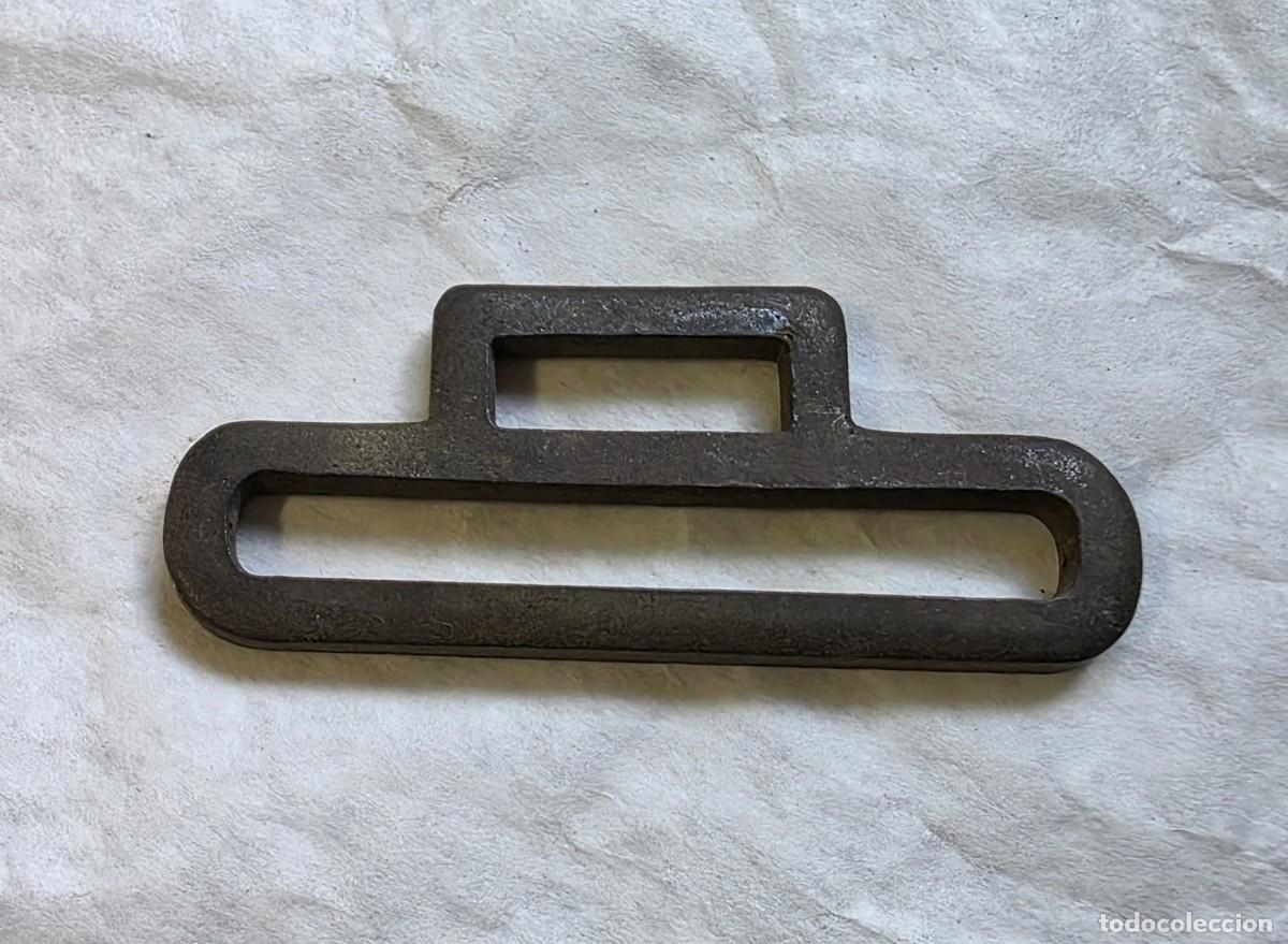Militaria: Enganche de cintur&oacute;n de 4 cm de ancho m&aacute;ximo