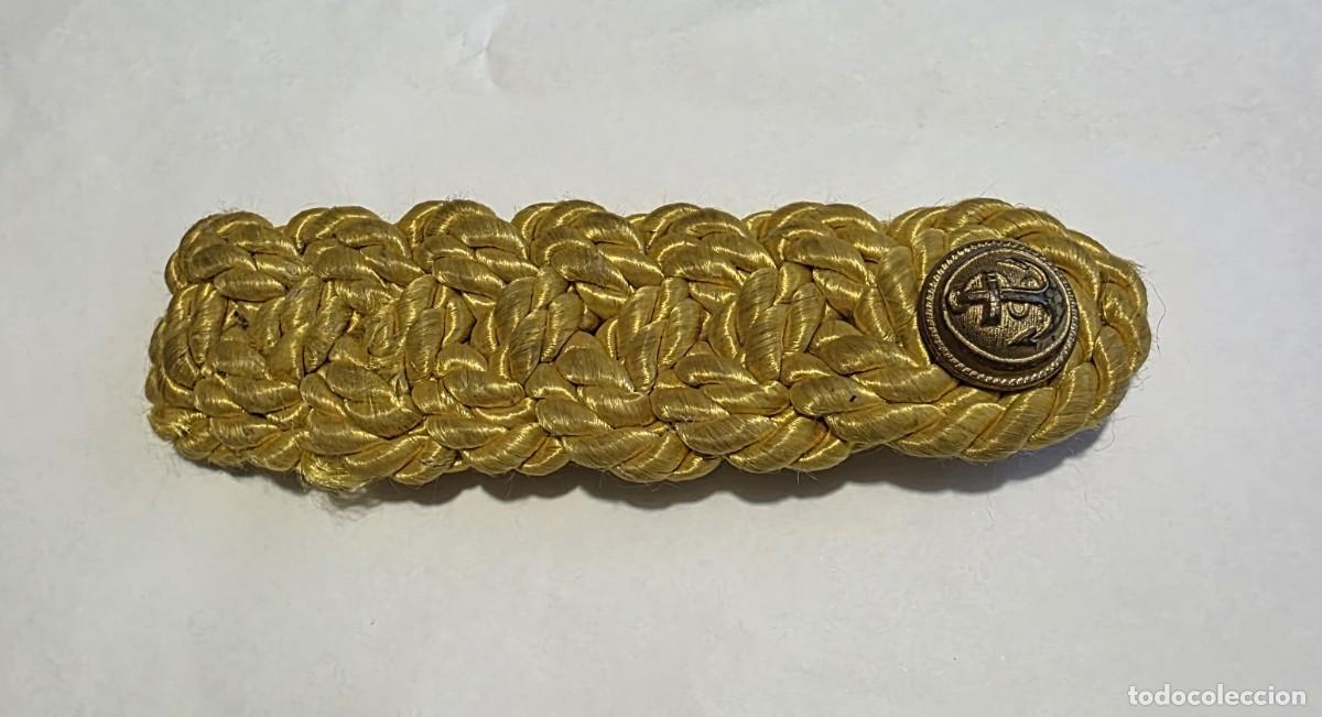 Militaria: Hombrera de marina con bot&oacute;n