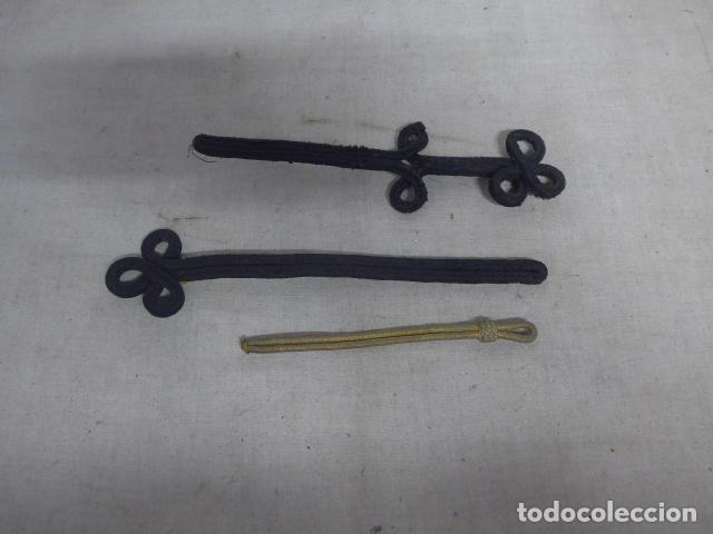 Militaria: Lote de 3 antiguas hombreras espa&ntilde;olas a identificar