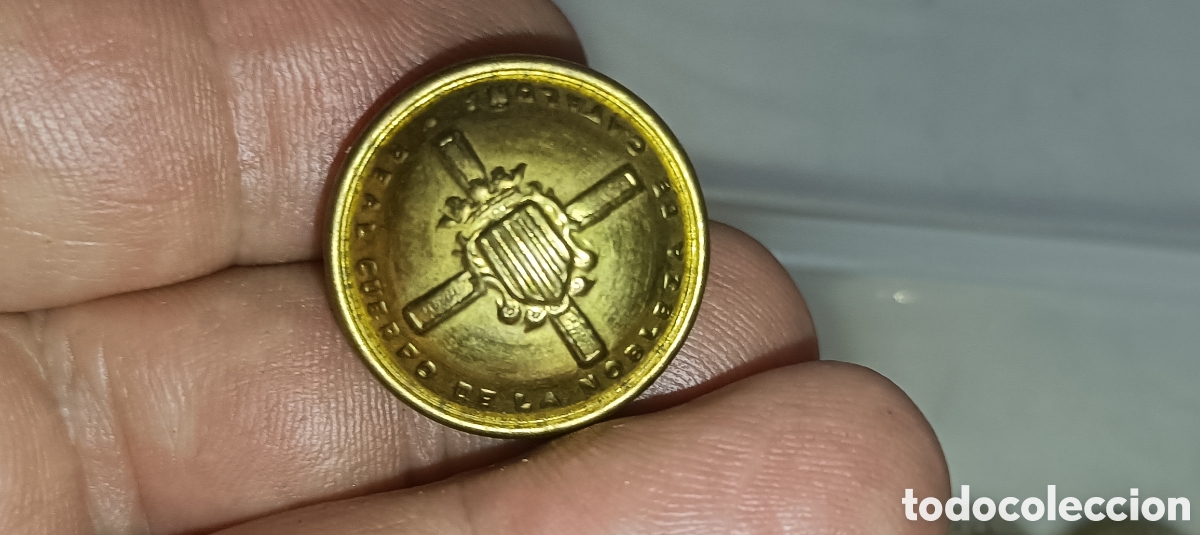 Militaria: Antiguo bot&oacute;n de la real nobleza de Catalu&ntilde;a