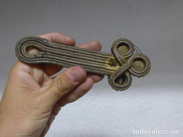 Militaria: Antigua hombrera militar de oficial