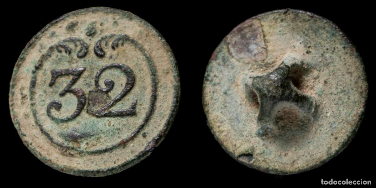 Militaria: Button 32 line Infantry French army, Napoleonic wars - 15 mm.