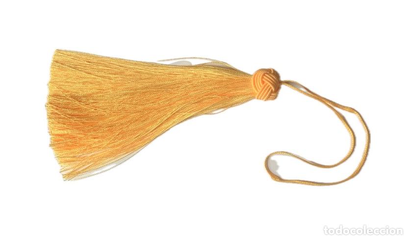 Militaria: Borla para boina amarilla