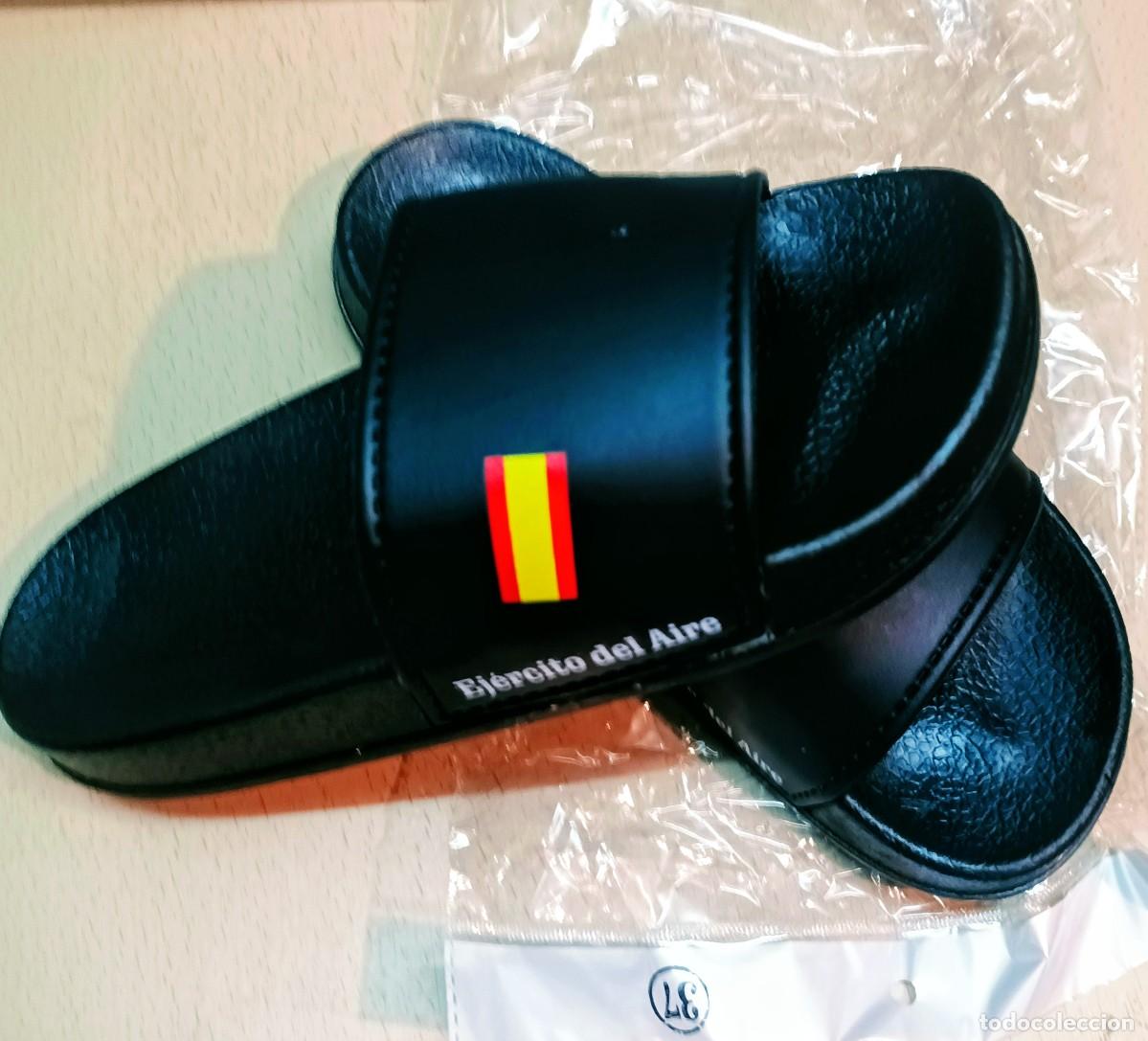 Militaria: Chanclas Ejercito del Aire T-37, negras, con bandera de Espa&ntilde;a y leyenda &rdquo;EJERCITO DEL AIRE&rdquo;