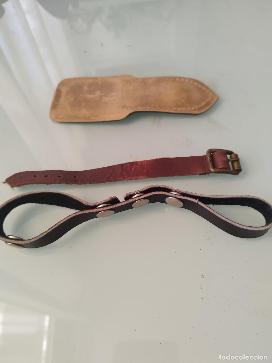 Militaria: Lote de 3 piezas de cuero, correajes a identificar.