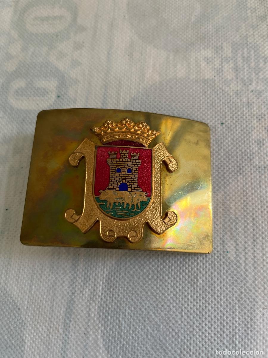 Militaria: Antigua a estrenar hebilla de Polic&iacute;a Municipal.