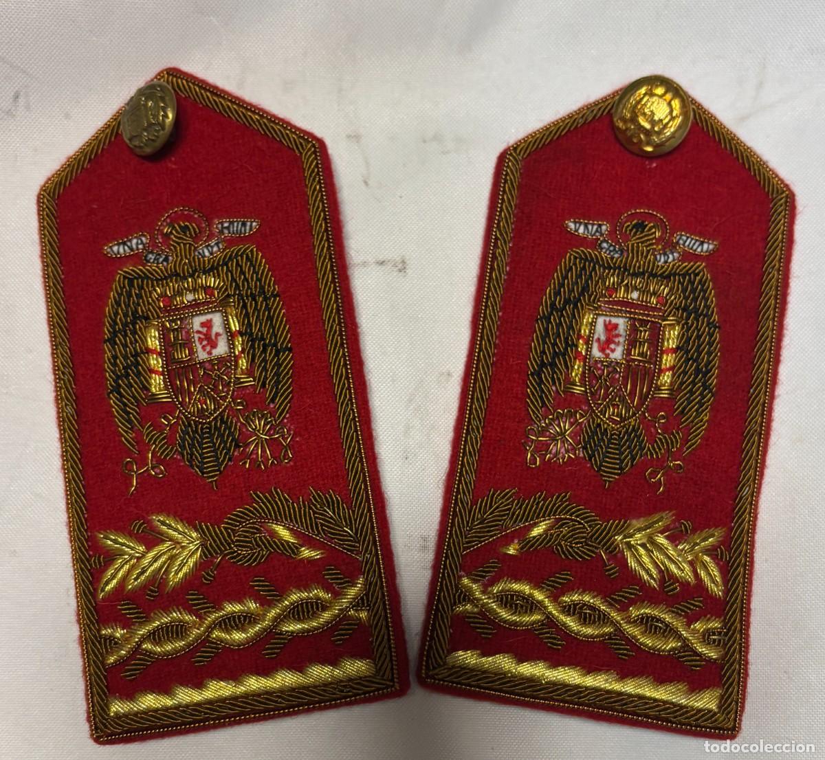 Militaria: HOMBRERAS RIGIDAS DE EMBAJADOR DE LA EPOCA DE FRANCO