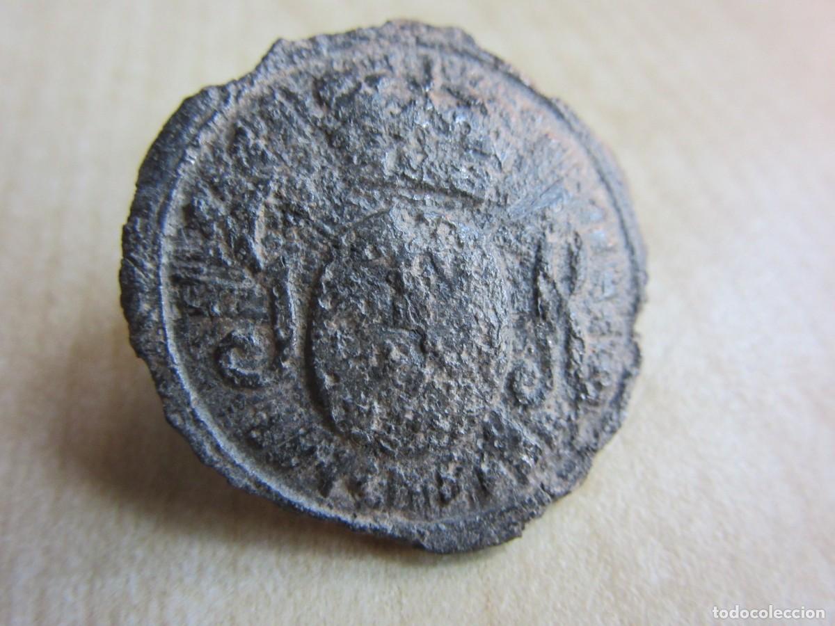 Militaria: Bot&oacute;n grande de Infanter&iacute;a de la Guardia Real de Fernando VII Di&aacute;metro 2,4 cm