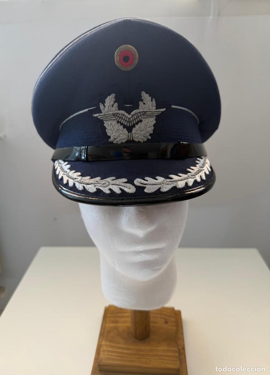 Militaria: gorra de la Bundeswehr usada por un oficial de la Luftwaffe