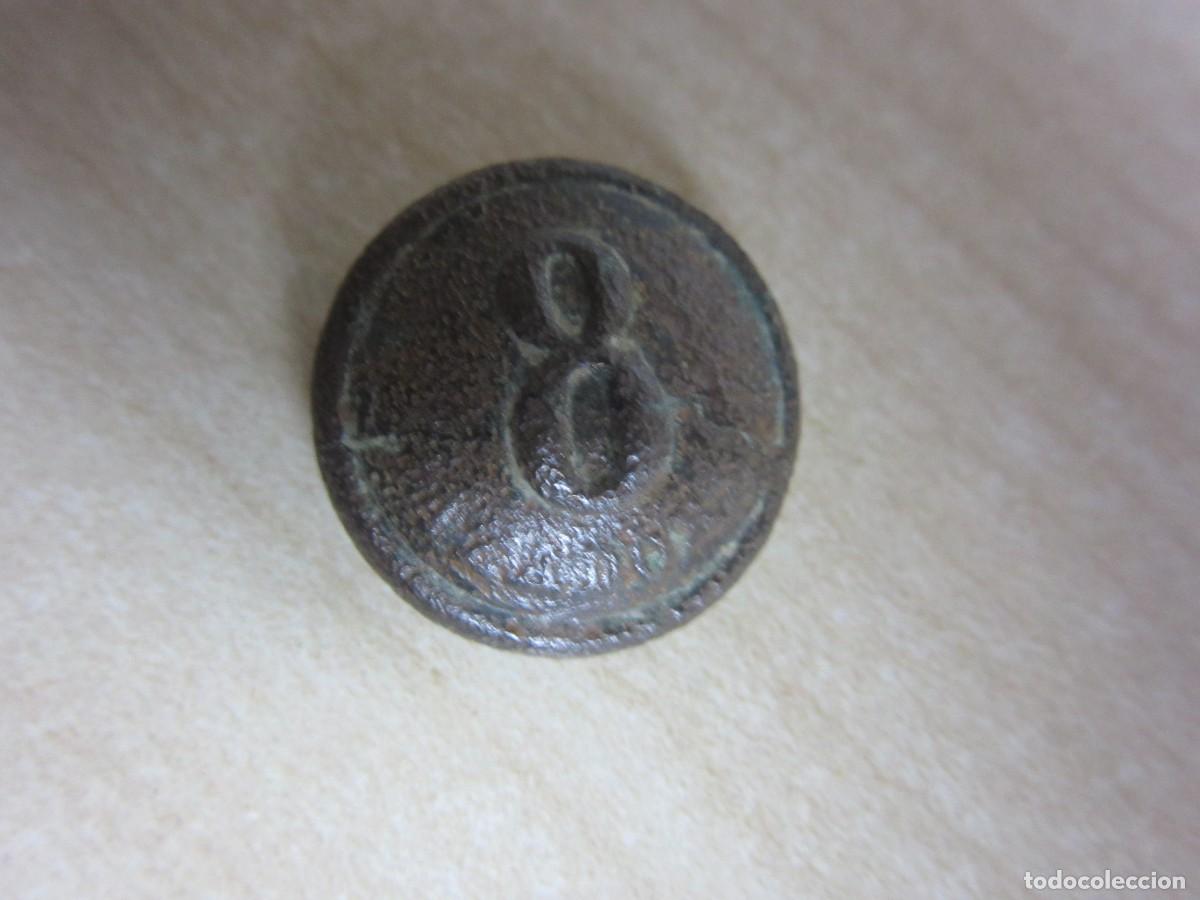 Military Antiques: Bot&oacute;n de Cazadores de Infanter&iacute;a Ligera Regimiento 8 ( Figueras )1847-1851 Di&aacute;metro 1,5 &euro;