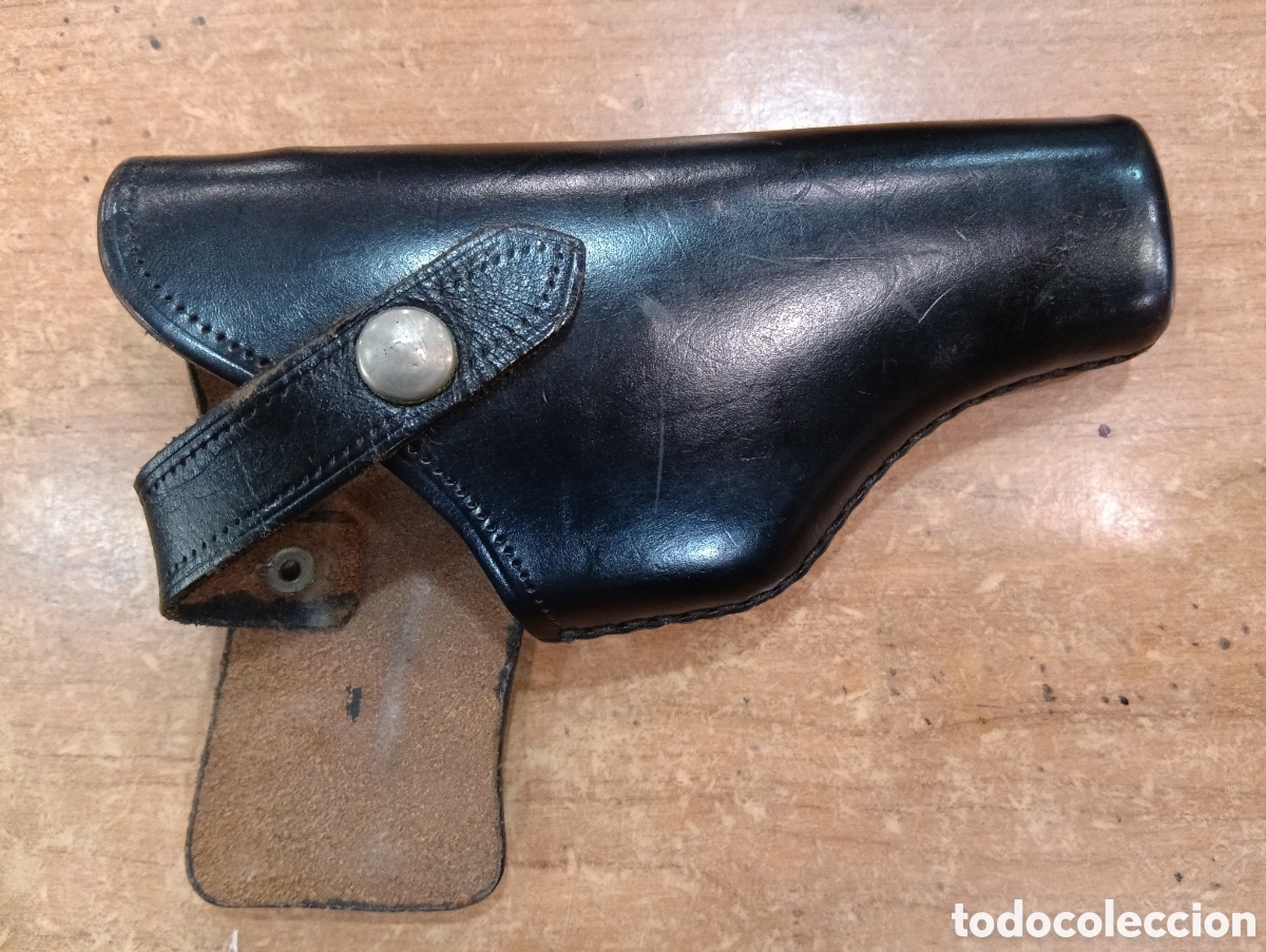 Militaria: Funda Pistola Cuerpo de Seguridad o fuerzas militares en Espa&ntilde;a, cuero color negro