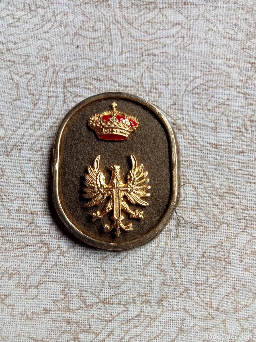 Militaria: Insignia de gorra o boina del Ej&eacute;rcito Espa&ntilde;ol.
