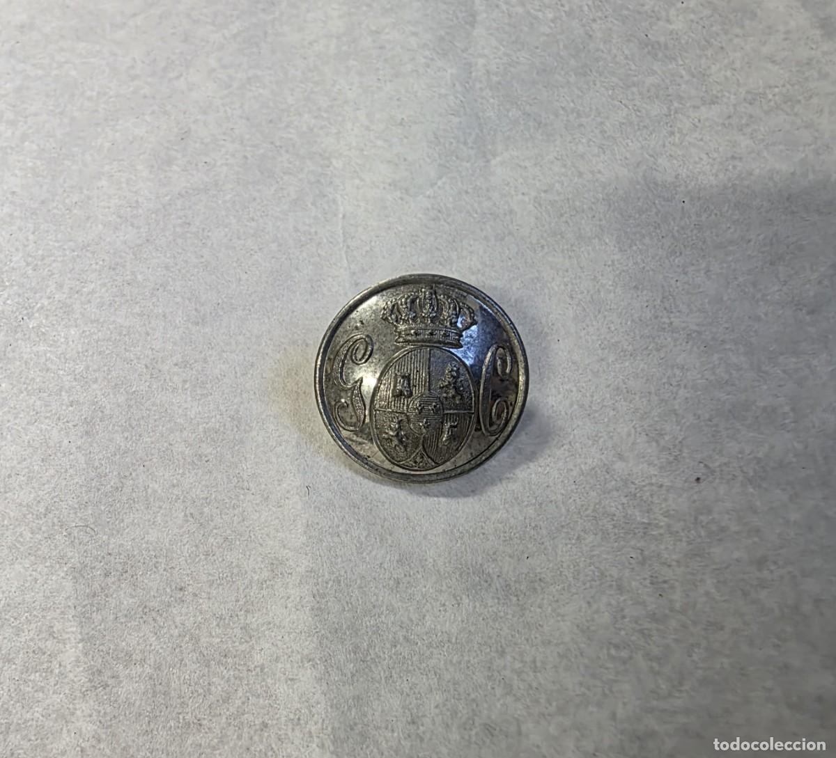 Militaria: Bot&oacute;n de la Guardia Civil, GC, hueco, de esta&ntilde;o, 15 mm