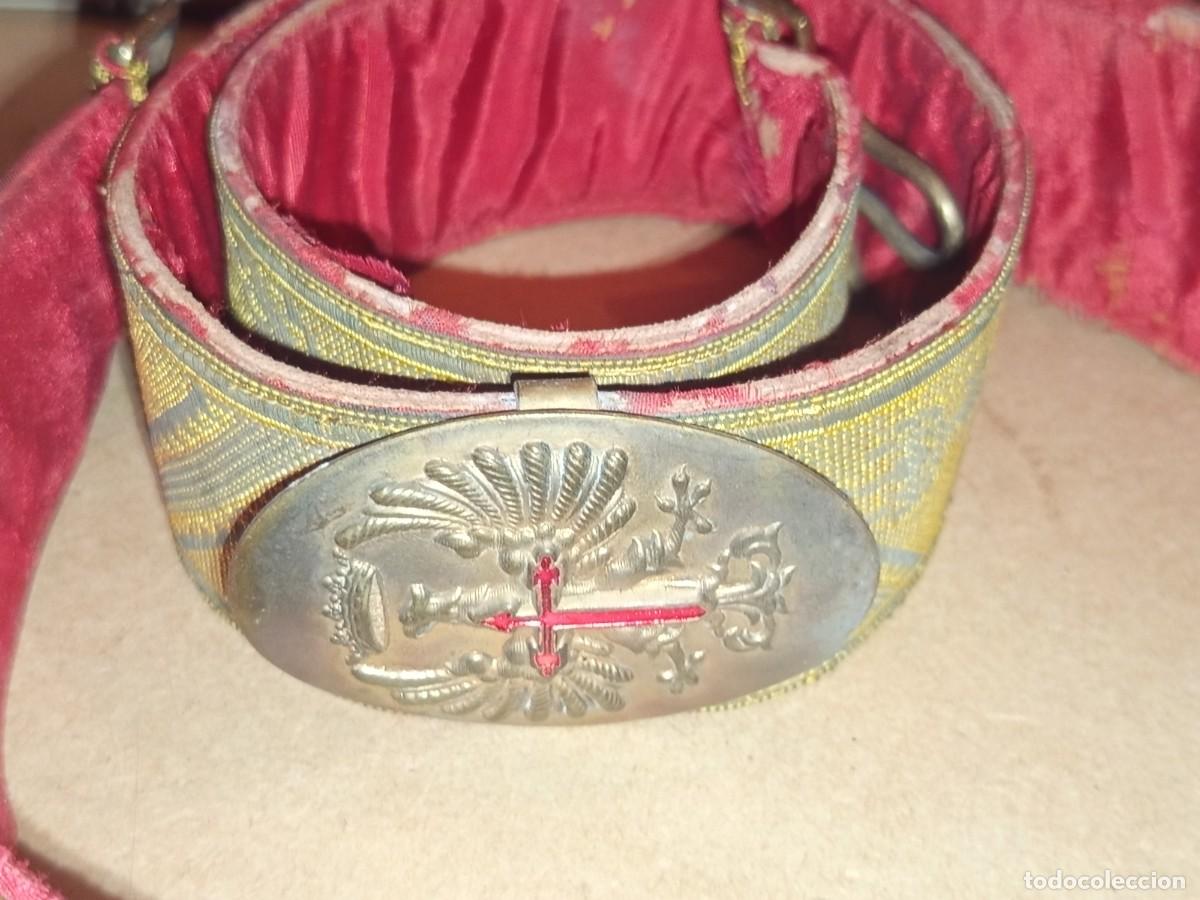 Militaria: Antiguo art&iacute;culo de colecci&oacute;n cintur&oacute;n de gala del Ej&eacute;rcito de Tierra espa&ntilde;ol de la &eacute;poca de Franco. - Foto 4