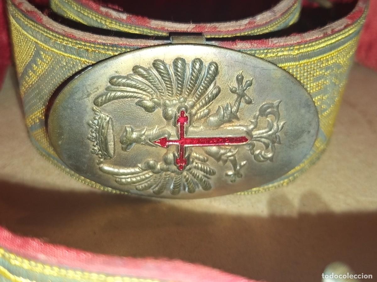 Militaria: Antiguo art&iacute;culo de colecci&oacute;n cintur&oacute;n de gala del Ej&eacute;rcito de Tierra espa&ntilde;ol de la &eacute;poca de Franco. - Foto 5