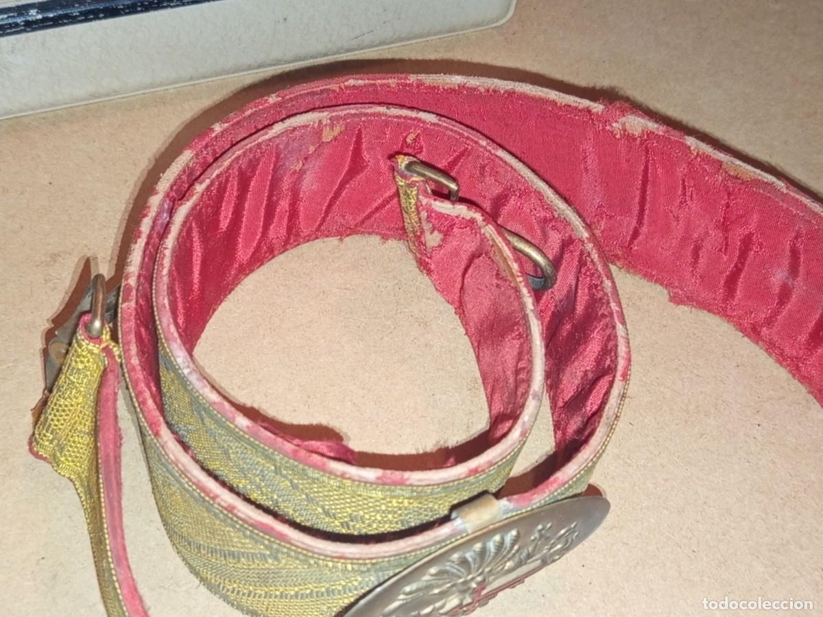Militaria: Antiguo art&iacute;culo de colecci&oacute;n cintur&oacute;n de gala del Ej&eacute;rcito de Tierra espa&ntilde;ol de la &eacute;poca de Franco. - Foto 6