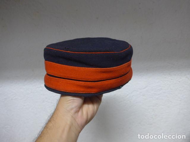 Militaria: Antiguo gorrillo panadero original marcado del Reg Infanteria de Ceuta n&ordm; 60 y nombre. Guerra Africa