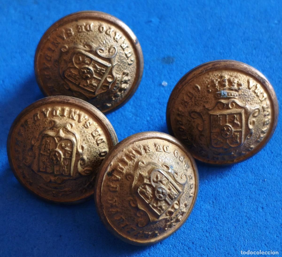 Militaria: Cuatro botones. A catalogar. Peque&ntilde;os.